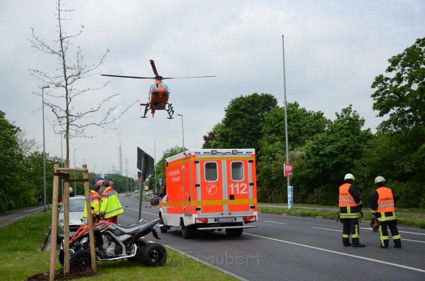 Einsatz Christoph 3 Quadunfall Leverkusen Olof Palmestr 19.jpg